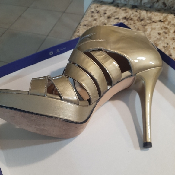 Shoes - Picture 2 of 4